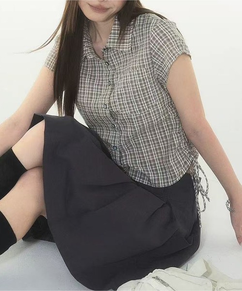 HALEY PESCA(ヘーリーペスカ)の「HALEY PESCA/サイドドロスト チェック柄半袖シャツ(シャツ/ブラウス・レディース・ブラック/ライトブルー/イエロー系その他・FREE)」の1枚目の写真