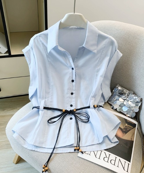 LUCPY(ラクピー)の「ウエストリボンペプラムシャツブラウス(シャツ/ブラウス・レディース・ホワイト/ブルー・LARGE/MEDIUM/SMALL/X-LARGE)」の2枚目の写真