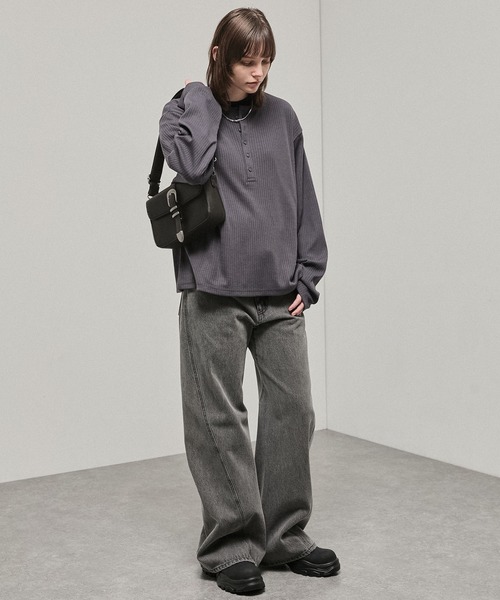 Alfred Alex(アルフレッドアレックス)の「【Alfred Alex】Metal Buckle Belted Mini Shoulder Bag / メタルバックル ミニショルダーバッグ(ショルダーバッグ・メンズ・チャコールグレー/ブラック・FREE)」の12枚目の写真