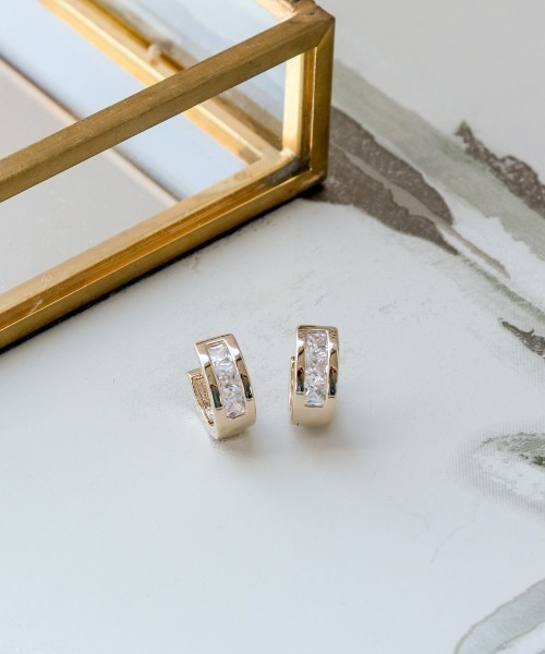 Three Four Time（ｽﾘｰﾌｫｰﾀｲﾑ）の「キュービックワンタッチピアス（ピアス（両耳用）・レディース・ピンクゴールド/ゴールド/シルバー・FREE）」の2枚目の写真