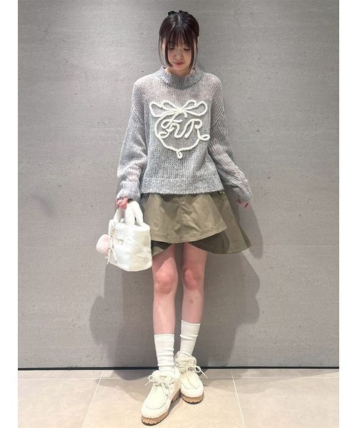FURFUR(ファーファー)の「リボンロゴ刺繍セーター(ニット/セーター・レディース・グレー/ホワイト/サックスブルー・F)」の6枚目の写真