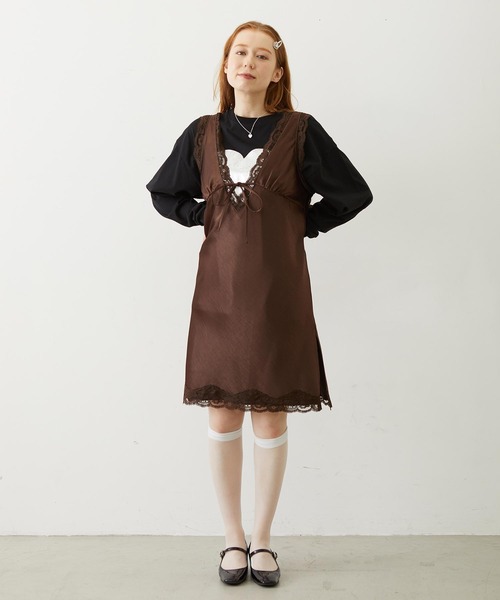 MILKFED.(ミルクフェド)の「V-NECK LACE DRESS(ワンピース・レディース・ブラック/ブラウン/ライトブルー・ONE SIZE)」の2枚目の写真