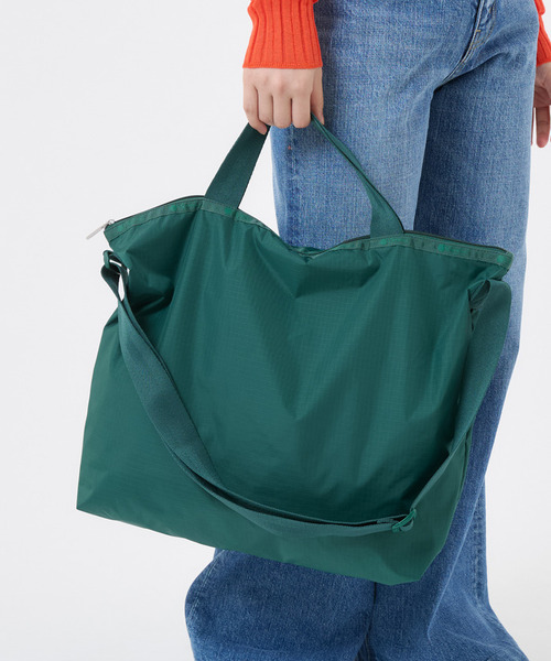 LeSportsac(レスポートサック)の「DELUXE ZIPTOP TOTE エデングリーン(トートバッグ・レディース・グリーン・FREE)」の2枚目の写真