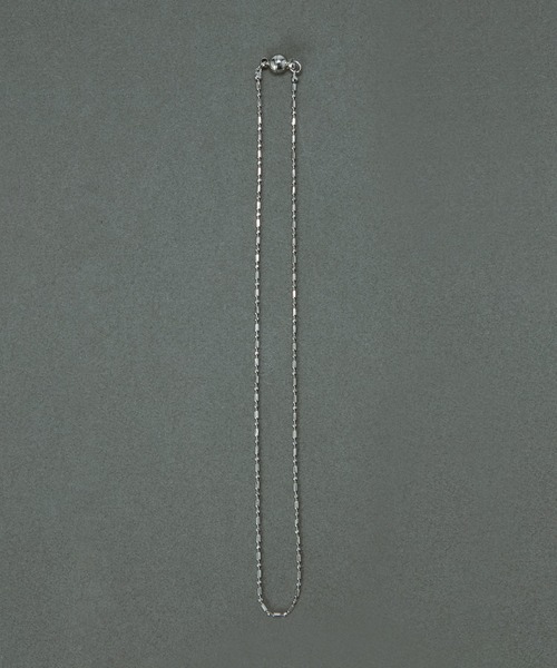 Phoebe（フィービィー）の「【金属アレルギー対応】ミックスドットマグネットチェーンネックレス/ニッケルフリー　ワンタッチ ベーシック 着脱簡単（ネックレス・レディース・イエローゴールド/シルバー・FREE）」の6枚目の写真