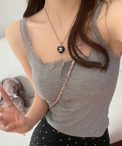 ONEP STAR(ワンピスター)の「レーストリムフロントボタンリブキャミソール(キャミソール・レディース・グレー/ピンク/ベージュ/ブラック/ホワイト・FREE)」の13枚目の写真