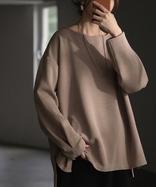 HUG.U（ハグユー）の「「ロンTなのにきれい見え」新感覚リップルT（Tシャツ/カットソー・レディース・イエロー/アイボリー/ブルー/ブラック/ベージュ・FREE）」の3枚目の写真