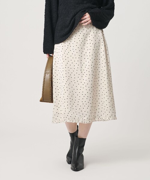 BEAUTY&YOUTH UNITED ARROWS(ビューティーアンドユースユナイテッドアローズ)の「ドット フリル ミディアムスカート(スカート・レディース・ブラック/オフホワイト・S/M)」の6枚目の写真