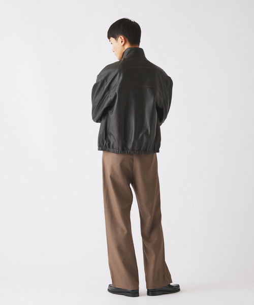 JOURNAL STANDARD relume(ジャーナルスタンダード レリューム)の「ラムレザー スタンドブルゾン(ライダースジャケット・メンズ・ブラック・LARGE/MEDIUM)」の4枚目の写真