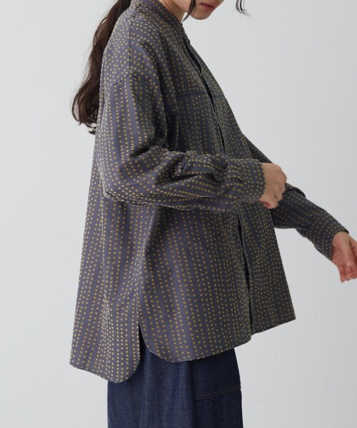 conges payes ADIEU TRISTESSE（コンジェ ペイエ アデュートリステス）の「ラインドットフロッキープリントブラウス（シャツ/ブラウス・レディース・ブラック/チャコールグレー・38）」の11枚目の写真