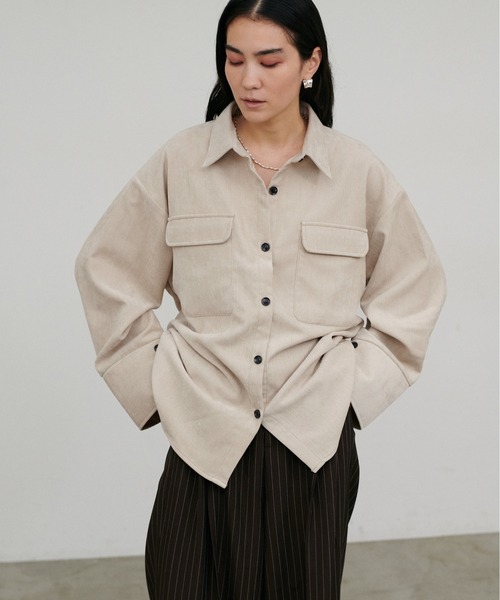 LARUTA(ラルータ)の「【LARUTA】ベロアデニムオーバーサイズシャツ(シャツ/ブラウス・レディース・ネイビー/ブラウン/アイボリー・FREE)」の1枚目の写真