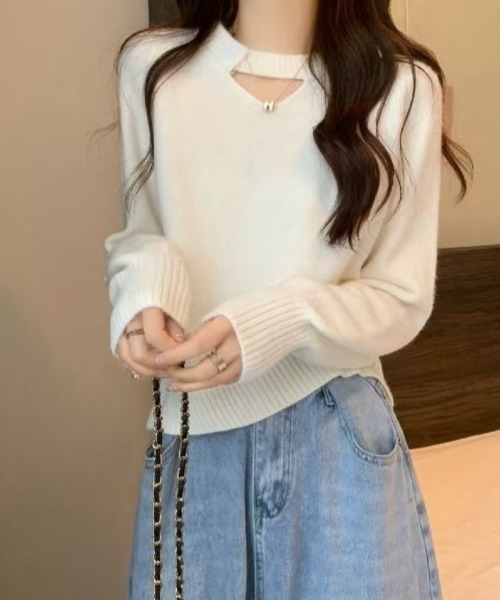 Beststore(ベストストア)の「2WAY デコルテオープンがこなれ感を演出!配色ボタン&チョーカー風ハイネックニットトップス 秋冬(ニット/セーター・レディース・パープル/オフホワイト/ブラック/レッド/マスタード/ベージュ・FREE)」の8枚目の写真