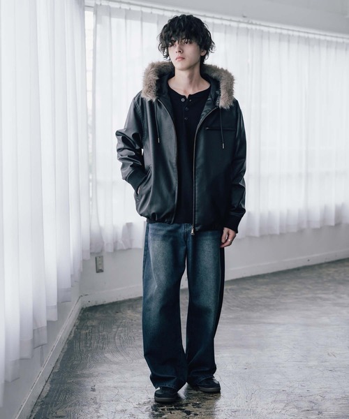 Rocky Monroe(ロッキーモンロー)の「オーバーサイズ PUレザー/フェイクスエード ファー付きダブルジップフードブルゾン N-2Bフライトジャケット(ブルゾン・メンズ・ブラウン/ブラウン系/ブラック/ブラック系・L/XL/M)」の7枚目の写真