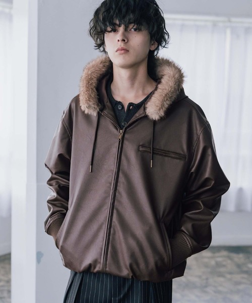 Rocky Monroe(ロッキーモンロー)の「オーバーサイズ PUレザー/フェイクスエード ファー付きダブルジップフードブルゾン N-2Bフライトジャケット(ブルゾン・メンズ・ブラウン/ブラウン系/ブラック/ブラック系・L/XL/M)」の18枚目の写真