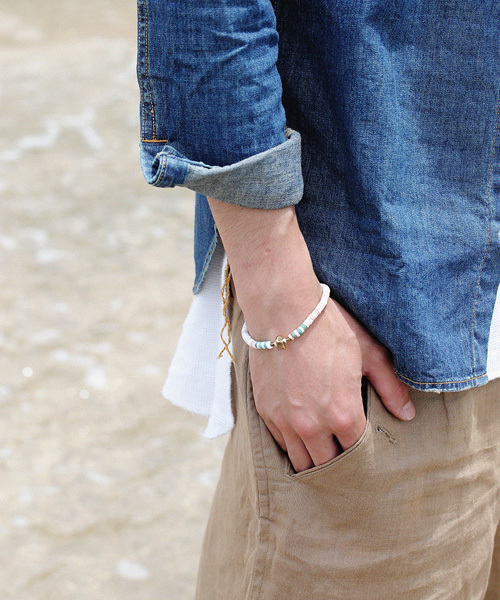SunKu（サンク）の「Heishi Shell Bracelet（ブレスレット・メンズ・ホワイト/ブラウン/ダークブラウン・FREE）」の11枚目の写真