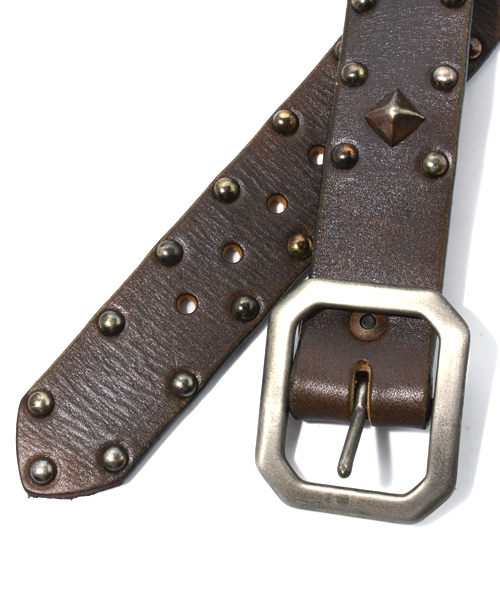 HYSTERIC GLAMOUR（ヒステリックグラマー）の「OLD STUDS×HYSTERIC/PYRAMID STUDSベルト（ベルト・メンズ・ダークブラウン・SMALL/MEDIUM）」の2枚目の写真