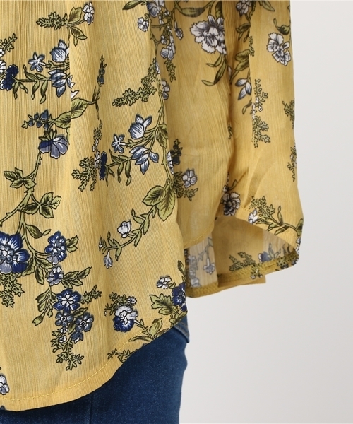MERLOT（メルロー）の「ボタニカル柄バンドカラーギャザーブラウス1121（シャツ/ブラウス・レディース・イエロー/ピンク/ブラック・FREE）」の12枚目の写真