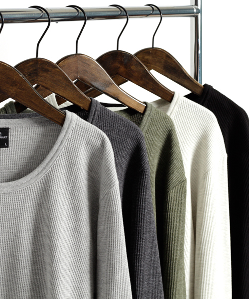 MONO-MART（モノマート）の「ワッフルロング丈 Uネックプルオーバーカットソー/ロングスリーブ（Tシャツ/カットソー・メンズ・カーキ/オートミール/ブラック/グレー/チャコール・L/M）」の6枚目の写真