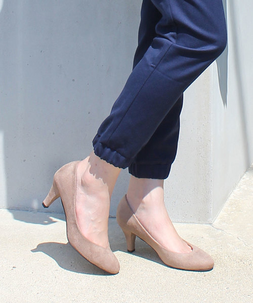 AmiAmi(アミアミ)の「大人美脚ラウンドパンプス(パンプス・レディース・ブラウン系その他/ピンク/ブラック/ブラック系その他/キャメル/ベージュ・M/S/L/LL)」の4枚目の写真