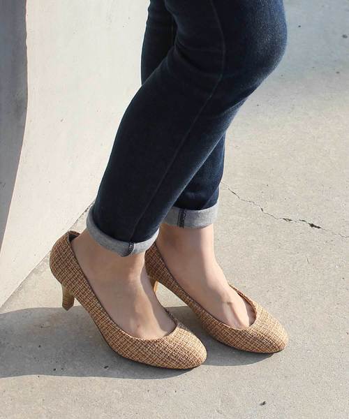 AmiAmi(アミアミ)の「大人美脚ラウンドパンプス(パンプス・レディース・ブラウン系その他/ピンク/ブラック/ブラック系その他/キャメル/ベージュ・M/S/L/LL)」の6枚目の写真