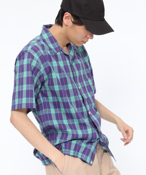 LAKOLE(ラコレ)の「サマーチェックオープンカラーシャツ / LAKOLE(シャツ/ブラウス・メンズ・パープル/レッド/イエロー/オレンジ・MEDIUM/LARGE)」の2枚目の写真
