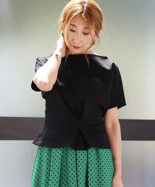 Tiara（ティアラ）の「ポンチ前後2wayウエストタックトップス（Tシャツ/カットソー・レディース・アイボリー/ブラック/ヘザーグレー・FREE）」の2枚目の写真