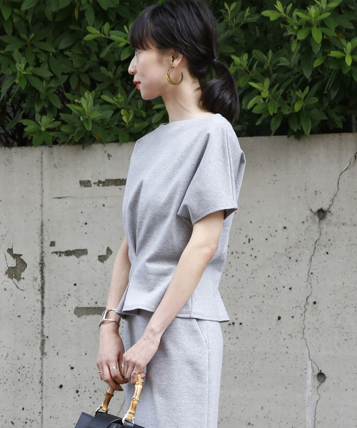 Tiara（ティアラ）の「ポンチ前後2wayウエストタックトップス（Tシャツ/カットソー・レディース・アイボリー/ブラック/ヘザーグレー・FREE）」の16枚目の写真