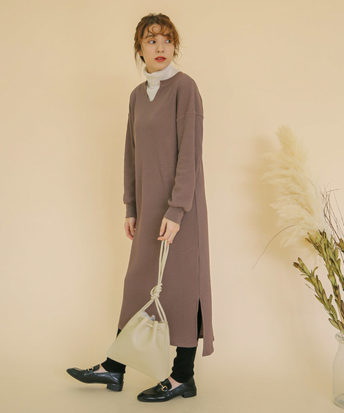 select MOCA（セレクトモカ）の「ワッフルキーネックワンピース/長袖スリットデザインロング丈ワンピース（ワンピース・レディース・ブラック/ブラウン/カーキ/アイボリー・FREE）」の17枚目の写真
