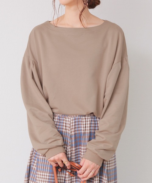 reca（レカ）の「ボートネック ボリュームスウェットカットソー（スウェット・レディース・ベージュ/ネイビー/ライトグレー/オフホワイト/ピンク/カーキ/アイボリー/モカ/ベージュ系その他/ラベンダー/ブラウン系その他/ベージュ系その他2・FREE）」の5枚目の写真