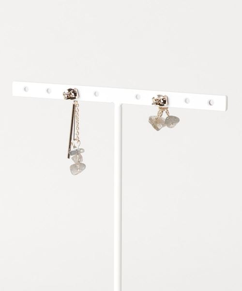 ottilie(オティーリエ)の「2way&アシンメトリー 天然石プチピアス(ピアス(両耳用)・レディース・ブラック/パープル/ブルー・FREE)」の5枚目の写真