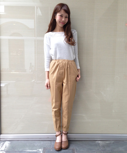 Kastane（カスタネ）の「【Kastane】ピンタックテーパードパンツ（その他パンツ・レディース・オフホワイト/ベージュ・FREE）」の2枚目の写真