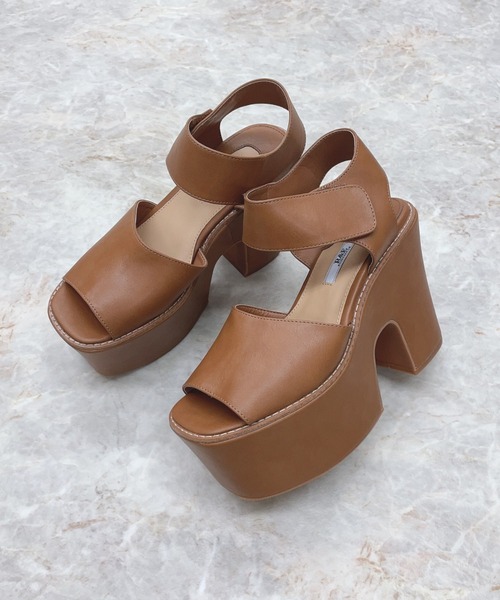 R&E(アールアンドイー)の「【新色入荷BL/C】【R&E】厚底サンダル(サンダル・レディース・ブラウン/ブラック/ブラック系その他・M/L/S)」の3枚目の写真