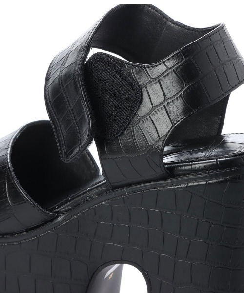 R&E(アールアンドイー)の「【新色入荷BL/C】【R&E】厚底サンダル(サンダル・レディース・ブラウン/ブラック/ブラック系その他・M/L/S)」の4枚目の写真