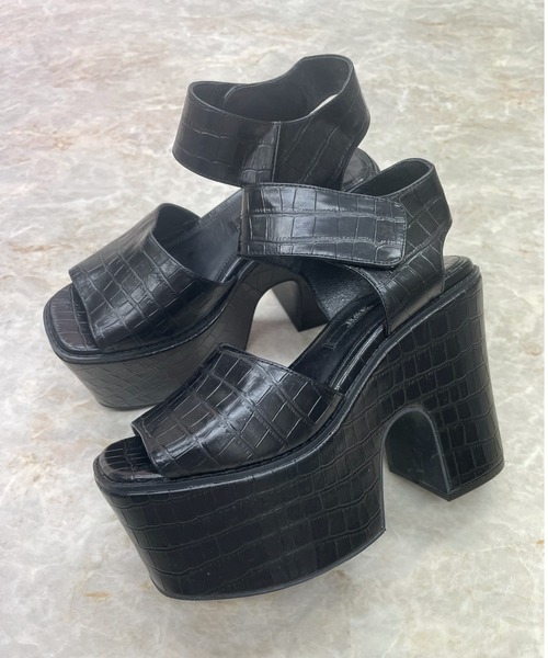 R&E(アールアンドイー)の「【新色入荷BL/C】【R&E】厚底サンダル(サンダル・レディース・ブラウン/ブラック/ブラック系その他・M/L/S)」の9枚目の写真