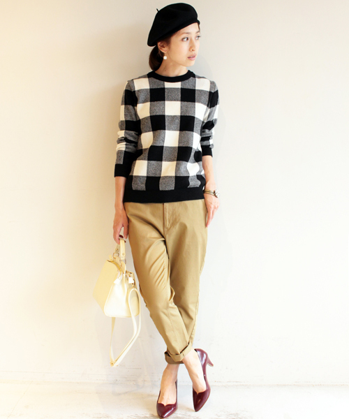 BEAUTY&YOUTH UNITED ARROWS(ビューティーアンドユースユナイテッドアローズ)の「by ※∵チノ9分丈テーパードパンツ◆(チノパンツ・レディース・オフホワイト/ブラック/ベージュ/グレー/ロイヤルブルー/オリーブ/ネイビー/ケリー/ナチュラル/ホワイト・SMALL/LARGE/MEDIUM)」の18枚目の写真