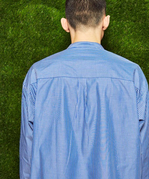 MAISON SPECIAL(メゾンスペシャル)の「【ZOZOTOWN限定】《ユニセックスアイテム》OEKO-TEX/エコテックス サスティナブルオーバーサイズスタンドカラーシャツ 【MAISON SPECIAL/メゾンスペシャル】(シャツ/ブラウス・メンズ・ブラック/サックスブルー/パープル/オフホワイト/ベージュ/ネイビー・44/48/46)」の10枚目の写真