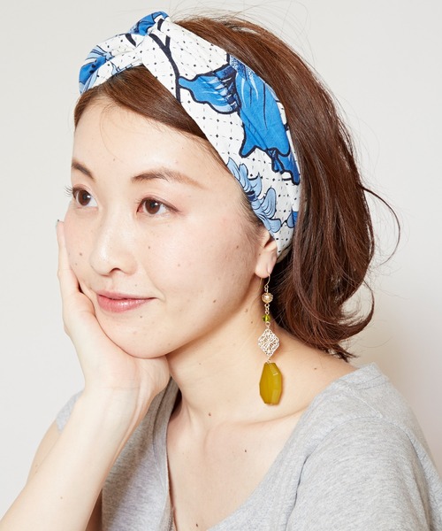 チャイハネ（チャイハネ）の「【チャイハネ】レトロフラワーヘアバンド（ヘアバンド・レディース・ブラウン/ピンク/イエロー/ブルー・FREE）」の3枚目の写真