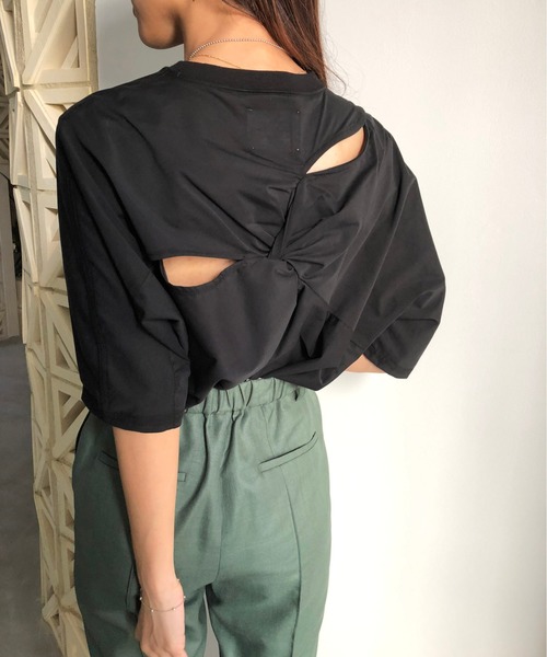 Ameri BACK DETAIL TEE
