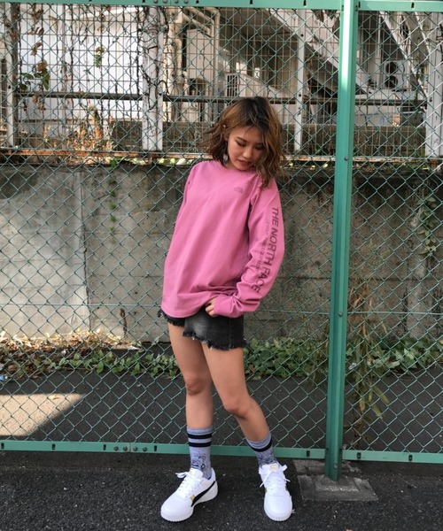 THE NORTH FACE（ザノースフェイス）の「ノースフェイス NTW82032  スリーブプリント ロンＴ（Tシャツ/カットソー・レディース・ローズ/ブラック/ホワイト・S/L/M）」の19枚目の写真