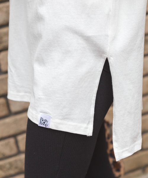 SpRay（スプレイ）の「ＳＮＥＡＫＥＲ　ＢＥＴＴＹ　ロングＴシャツ（Tシャツ/カットソー・レディース・ブラック/アイボリー/スミクロ/グレイッシュベージュ・FREE）」の13枚目の写真