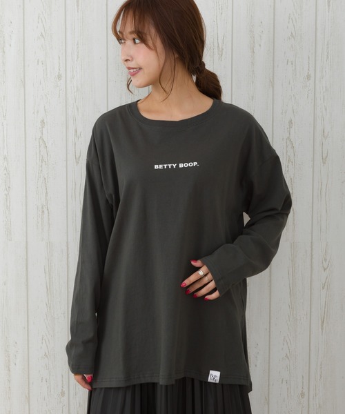 SpRay（スプレイ）の「ＳＮＥＡＫＥＲ　ＢＥＴＴＹ　ロングＴシャツ（Tシャツ/カットソー・レディース・ブラック/アイボリー/スミクロ/グレイッシュベージュ・FREE）」の15枚目の写真