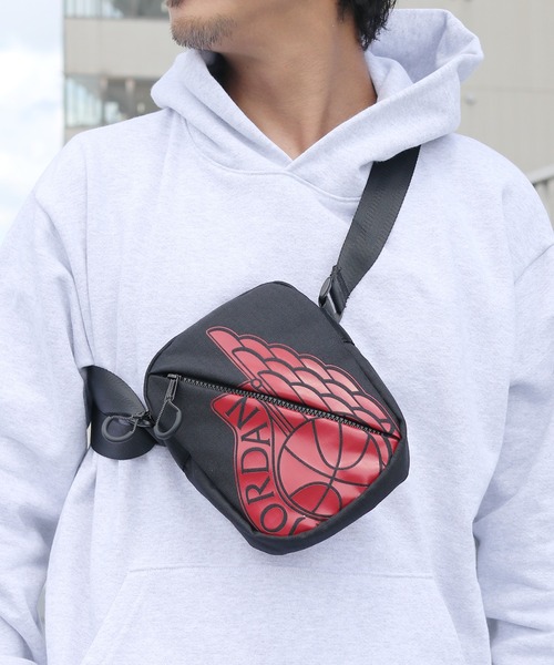 NIKE（ナイキ）の「JORDAN/ジョーダン WINGS FESTIVAL BAG フェスティバルバッグ（ショルダーバッグ）」 WEAR