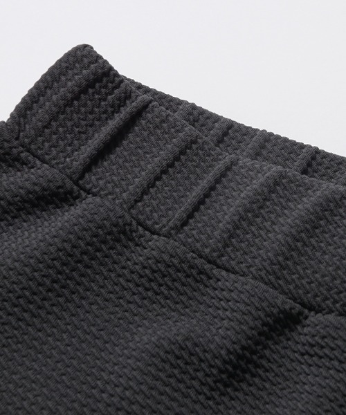 coca(coca)(コカ)の「エンボス加工Iラインスカート(スカート・レディース・ブラック/カーキ/キャメル/ダークベージュ/チャコール・ONE SIZE)」の11枚目の写真