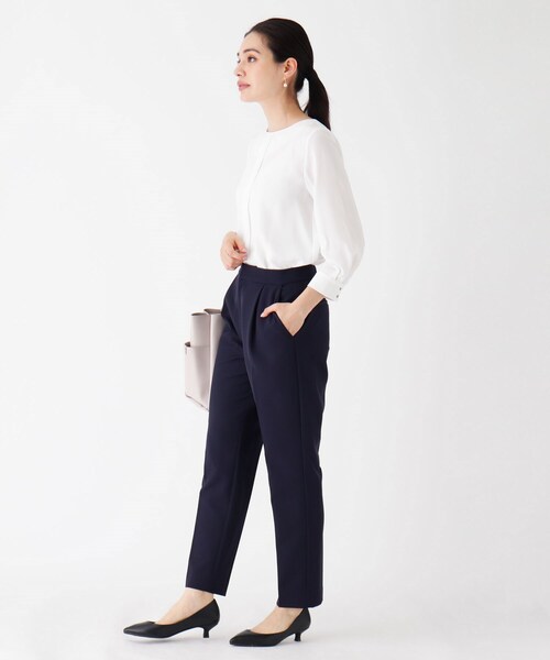 OPAQUE.CLIP(オペークドットクリップ)の「◆CARREMANストレッチテーパードパンツ(スーツパンツ・レディース・ブラック/ネイビー/ライトベージュ・40/38/42/36/34/01/02/03)」の16枚目の写真