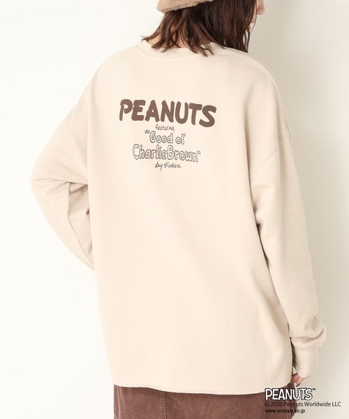 one after another NICE CLAUP(ワンアフターアナザーナイスクラップ)の「スヌーピー/プリントトレーナー(Tシャツ/カットソー・レディース・ベージュ/アイボリー/モカ・FREE)」の3枚目の写真