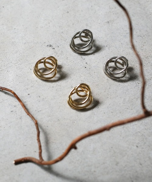 select MOCA（セレクトモカ）の「スパイラルニュアンスピアス（ピアス（両耳用）・レディース・シルバー/ゴールド・FREE）」の3枚目の写真