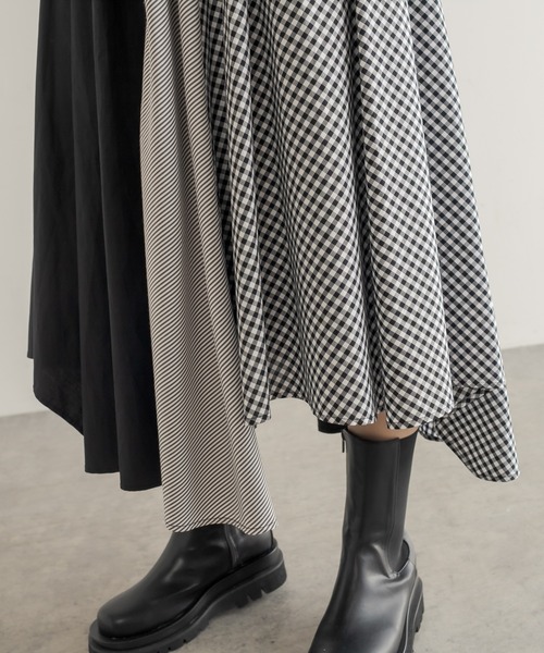 Lui's（ルイス）の「ギンガム・ストライプミックスアシメヘムラインスカート（スカート・レディース・ブラック・FREE）」の4枚目の写真