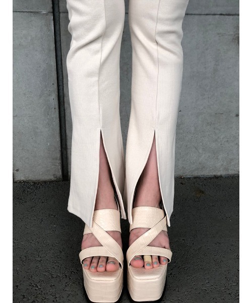 ENVYM(アンビー)の「センタースリットリブレギンス(その他パンツ・レディース・ブラック/ベージュ・FREE)」の7枚目の写真