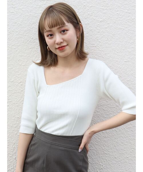 MURUA（ムルーア）の「ランダムリブニットハーフトップス（ニット/セーター・レディース・ブラック/ベージュ/オフホワイト/ブルー・FREE）」の2枚目の写真