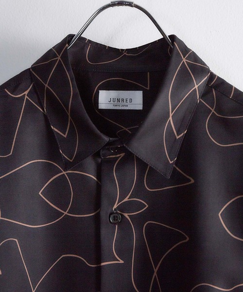 JUNRED（ジュンレッド）の「ラインアートペイントビックシャツ（シャツ/ブラウス・メンズ・ホワイト/ブラック/パープル系その他・M/L）」の8枚目の写真