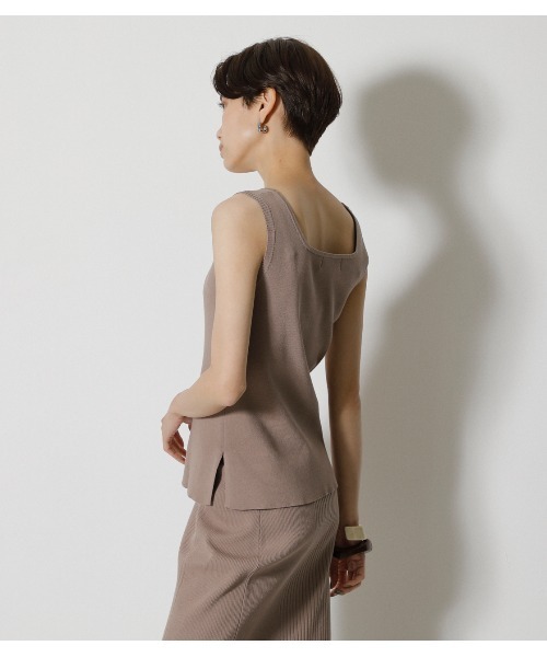 AZUL by moussy（アズールバイマウジー）の「SQUARE NECK KNIT TANK/スクエアネックニットタンク（タンクトップ・レディース・ブラック/ベージュ/ダークブルー・SMALL/MEDIUM）」の7枚目の写真